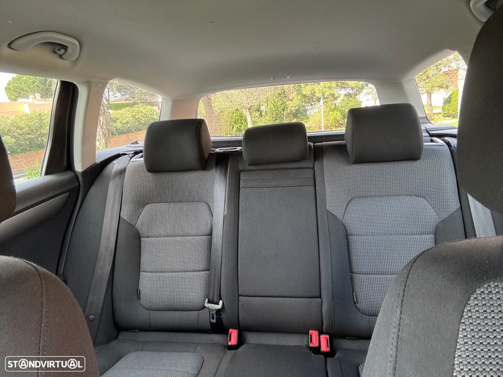 VW Passat Variant 1.6 TDI BlueMotion Comfortline - 15