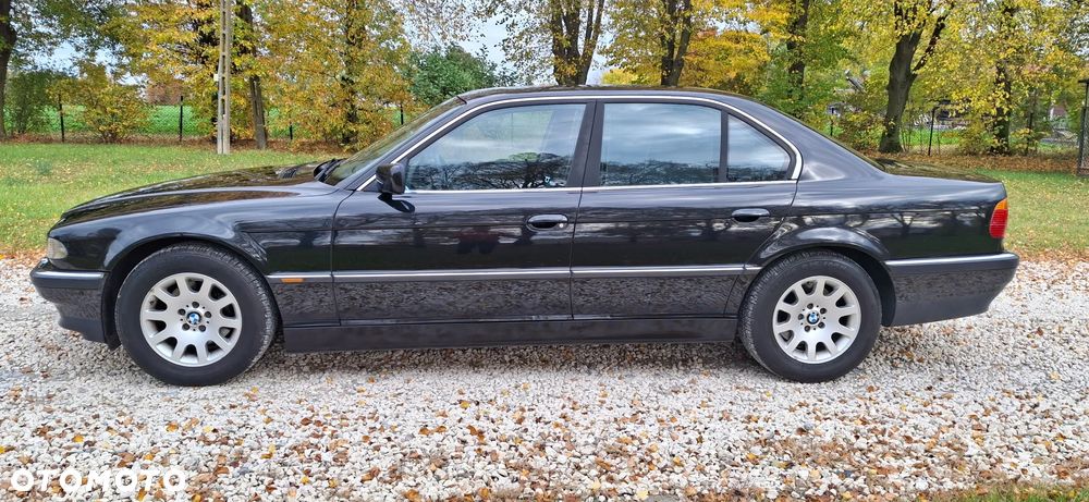 BMW Seria 7 735i L - 25