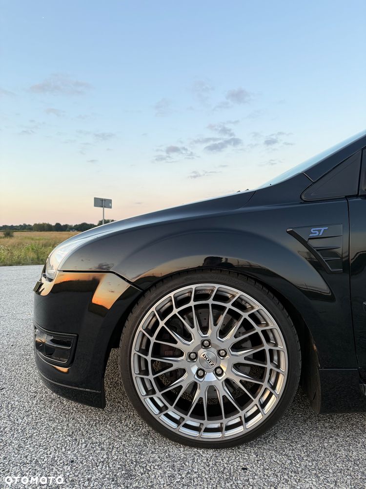 Ford Focus ST - 12