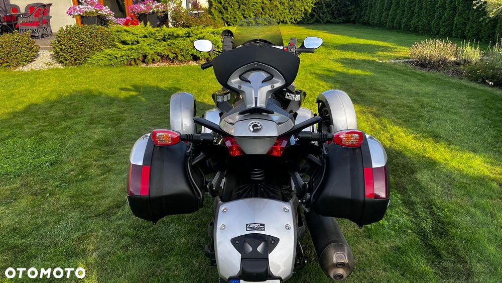 Can-Am Spyder - 8