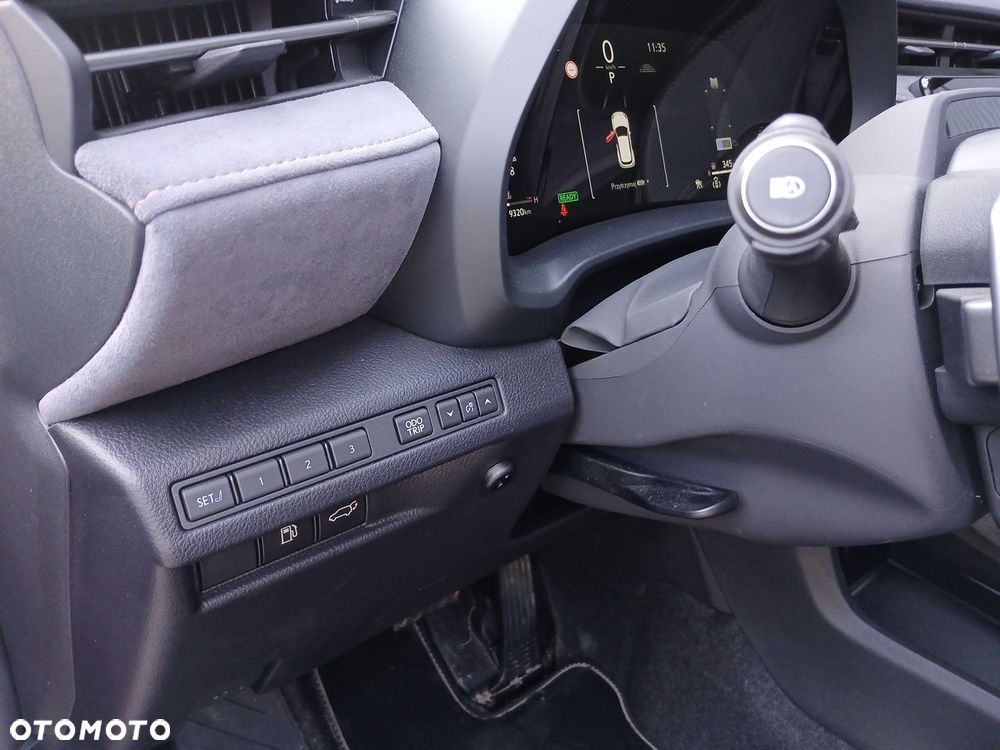 Lexus LBX 1.5 Hybrid Cool AWD - 21