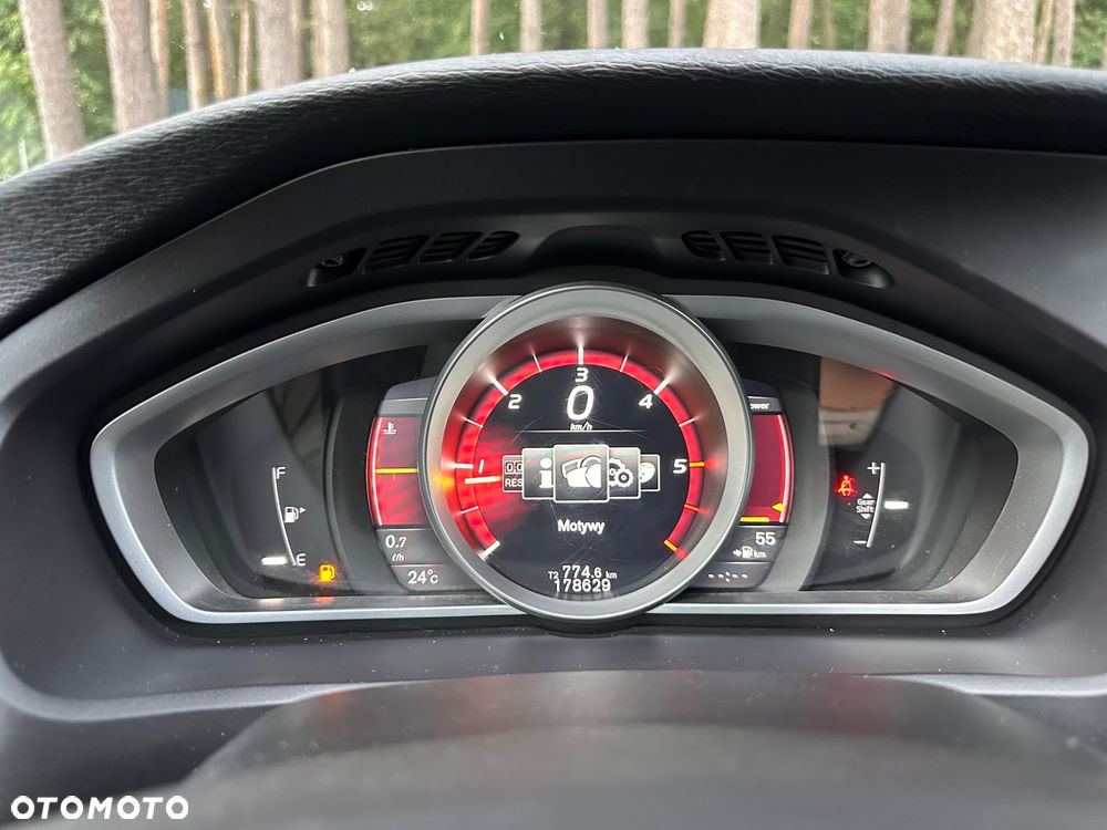 Volvo V40 - 19