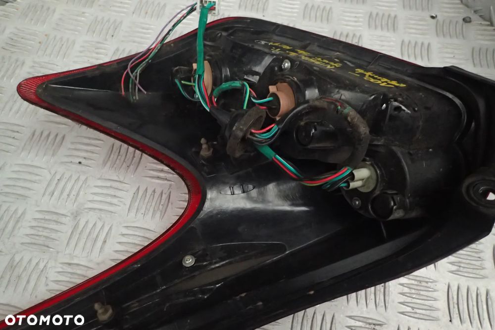 LAMPA LEWY TYŁ NISSAN JUKE PĘKNIĘTA - 8