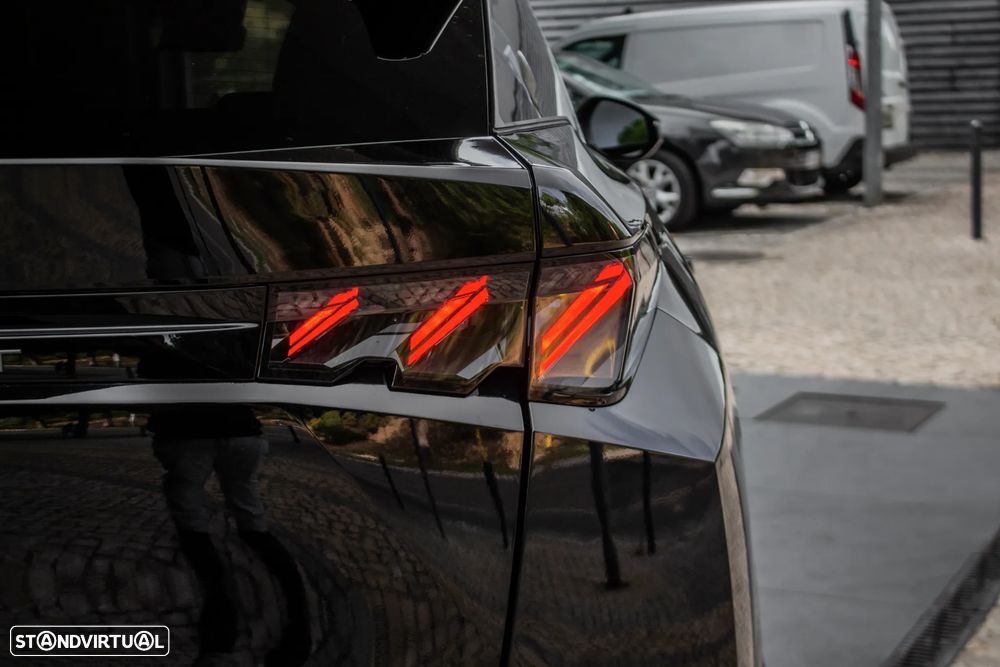 Peugeot E-3008 GT - 10