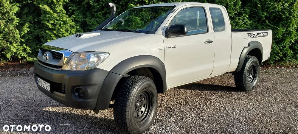 Toyota Hilux 4x4 Extra Cab - 16