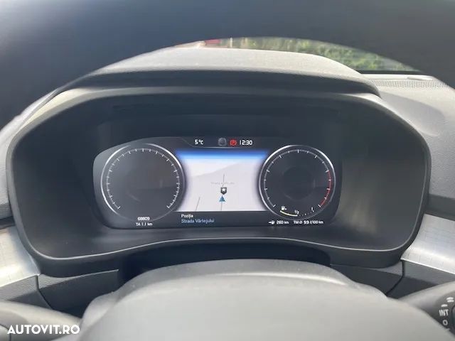 Volvo XC 40 B4 AT8 AWD Mild Hybrid Momentum Pro - 3