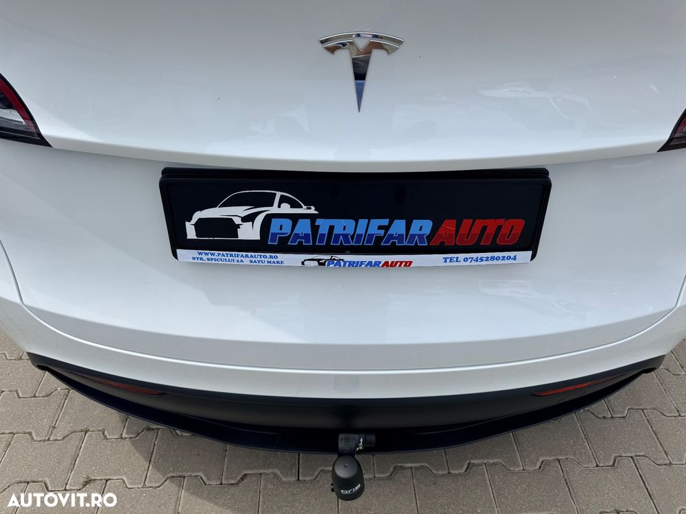 Tesla Model Y - 14