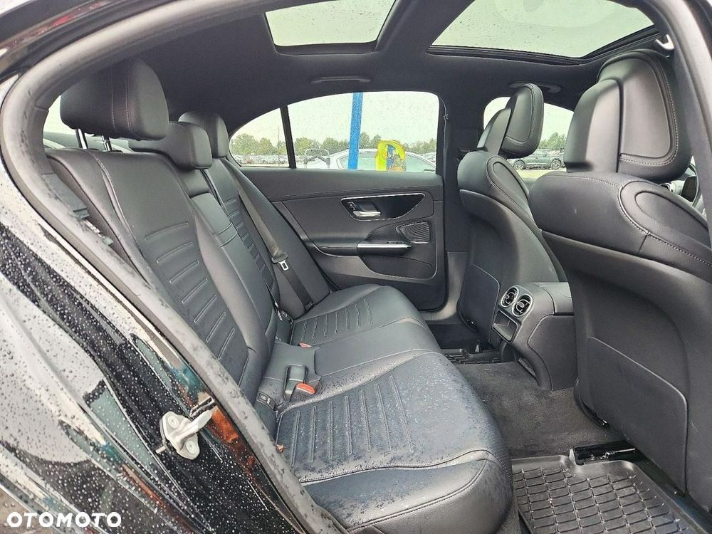 Mercedes-Benz Klasa C 300 4Matic 9G-TRONIC AMG Line - 10