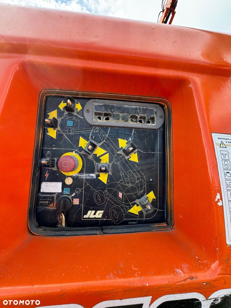 JLG 860 - 10