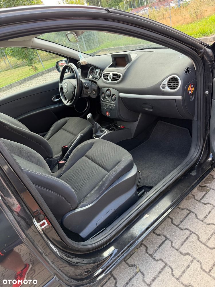 Renault Clio 1.2 16V Authentique - 10
