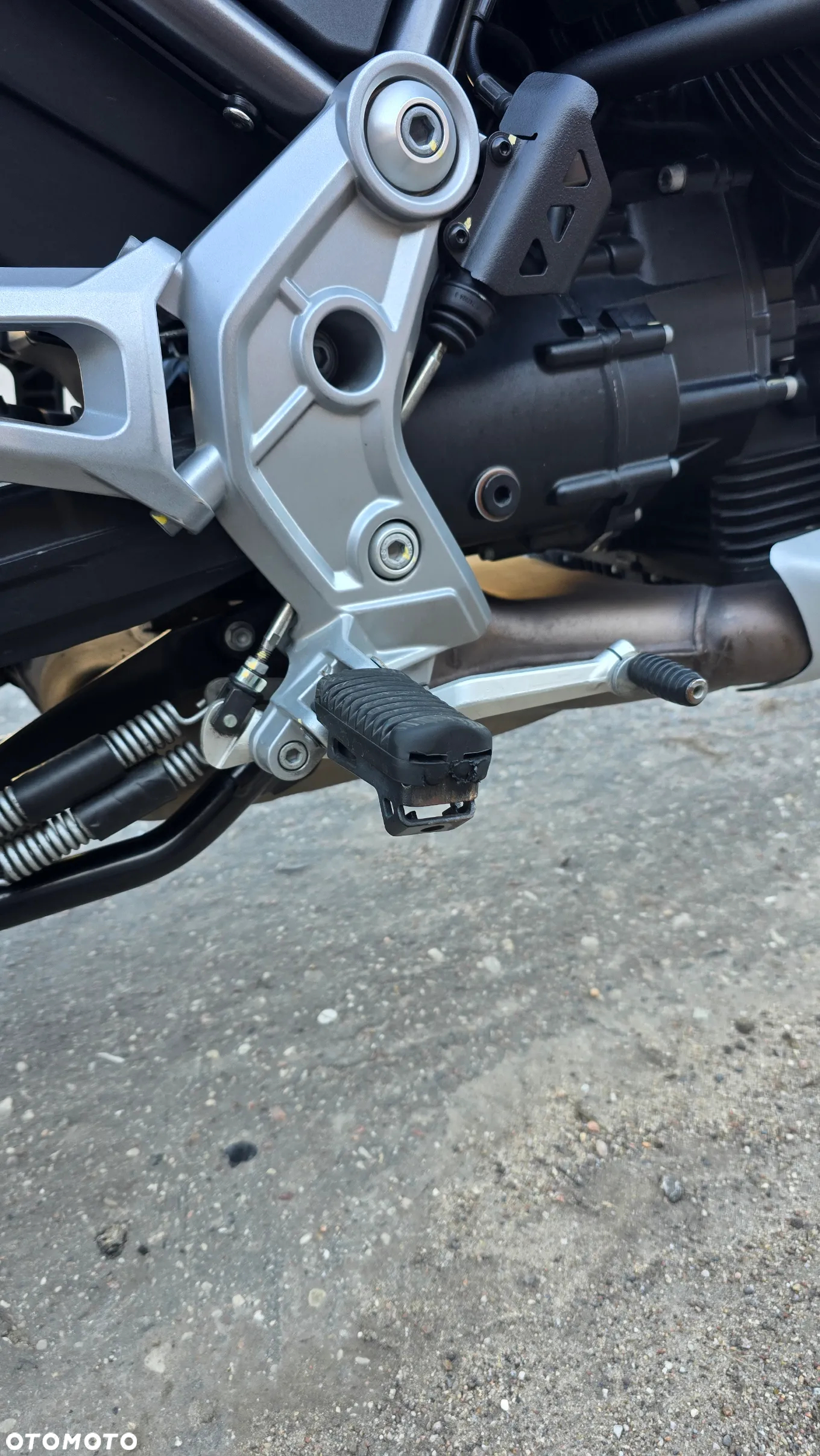 Moto Guzzi V85 - 6