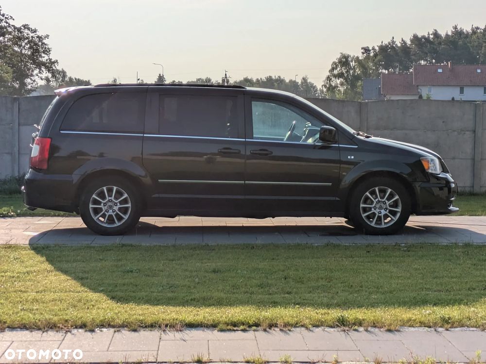 Lancia Voyager 2.8 CRD16v Platinum - 4