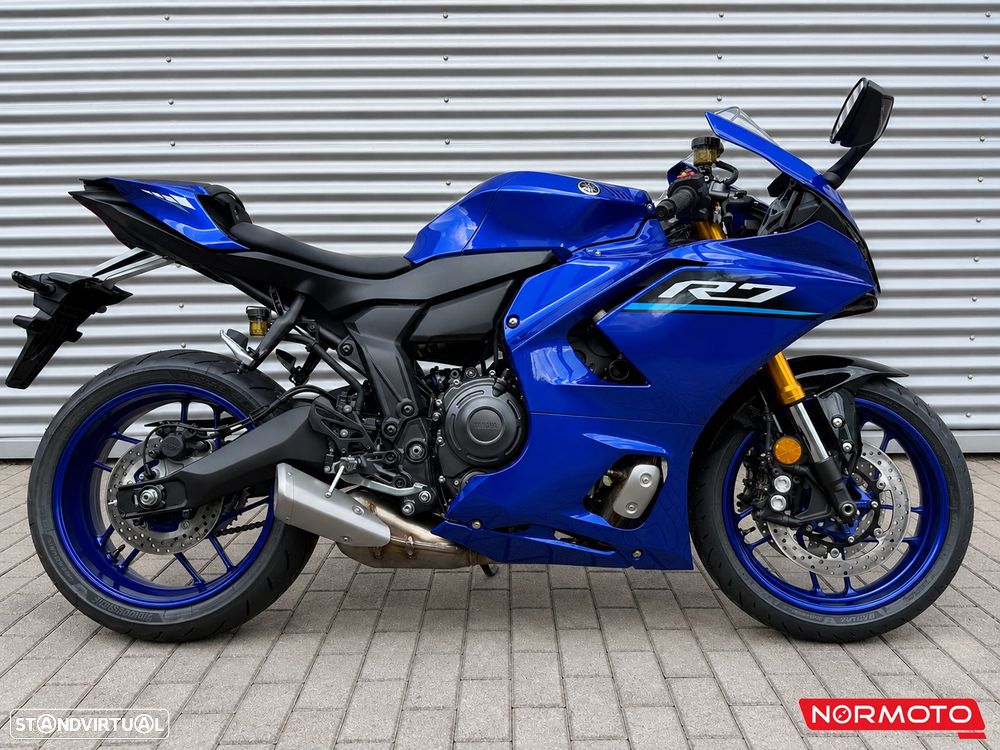 Yamaha YZF R7 - 1