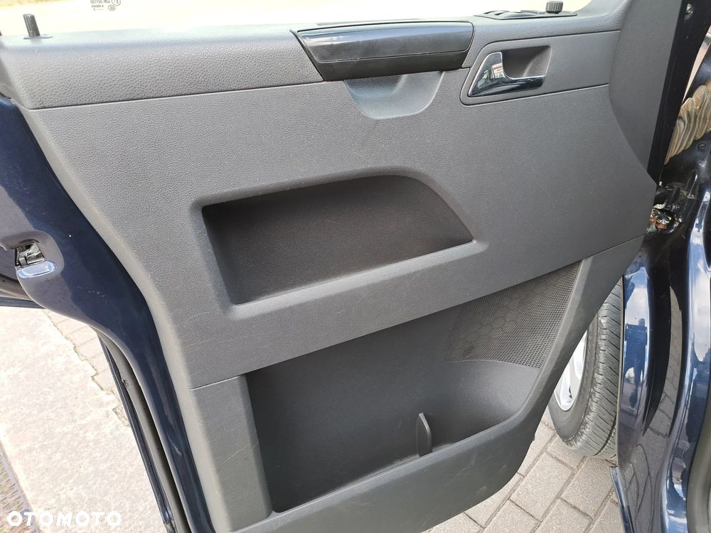 Volkswagen Multivan - 28