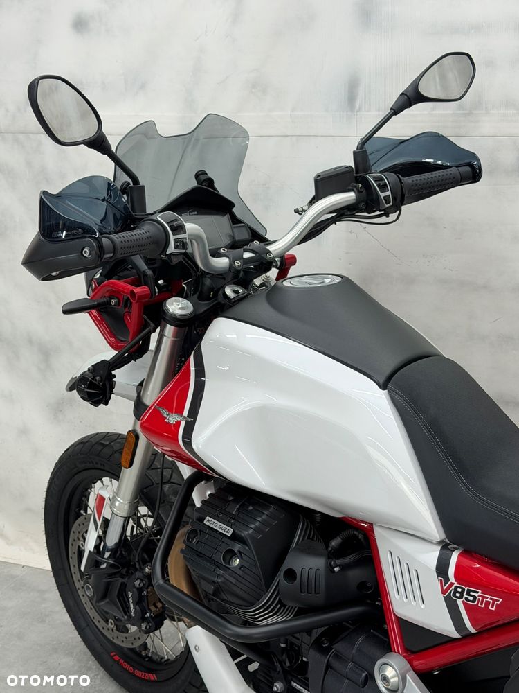 Moto Guzzi V85 - 7