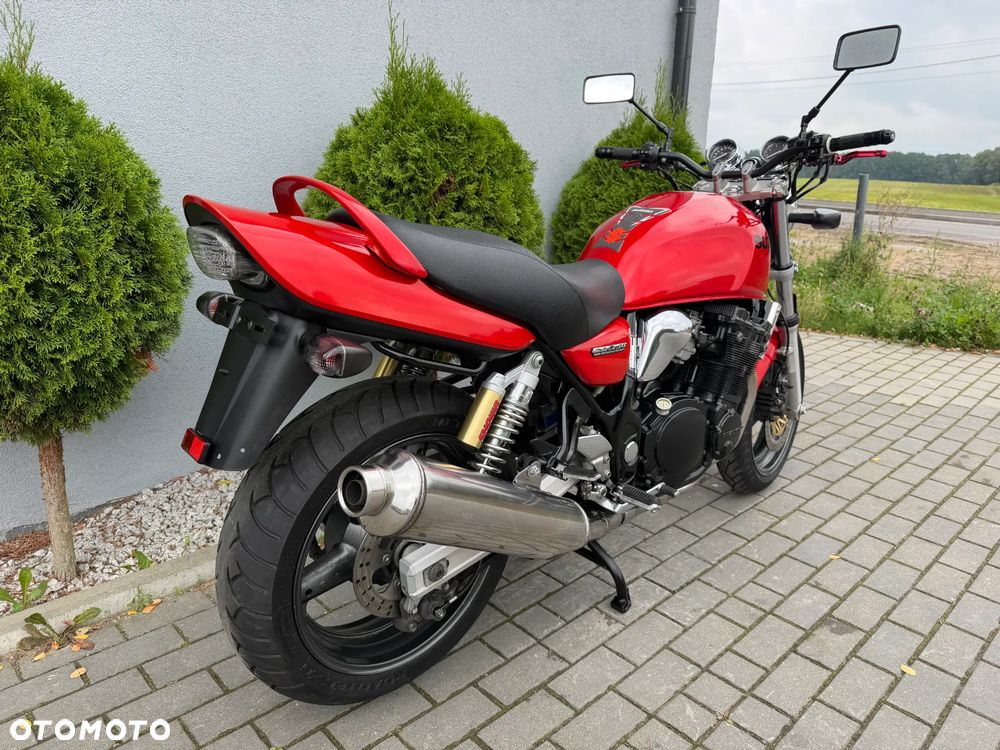 Suzuki GSX - 28