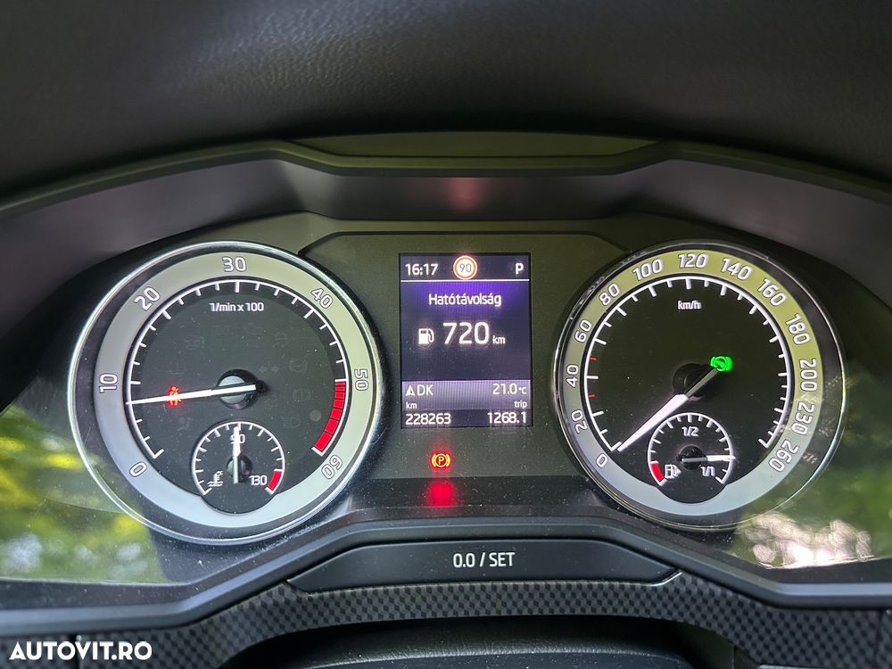 Skoda Superb 2.0 TDI 4x4 DSG Premium Edition - 27
