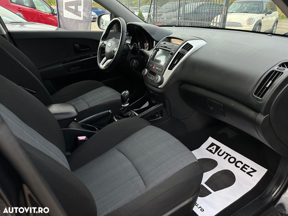 Kia Ceed - 14