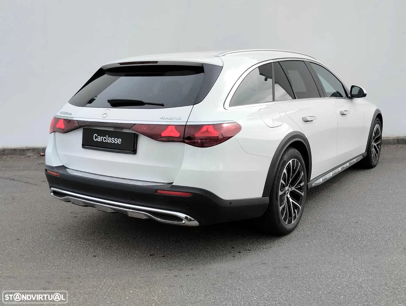 Mercedes-Benz E 300 de 4Matic All-Terrain - 17