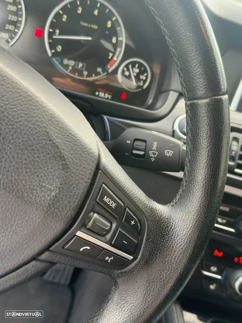 BMW 528 i Touring Aut. Luxury Line - 16