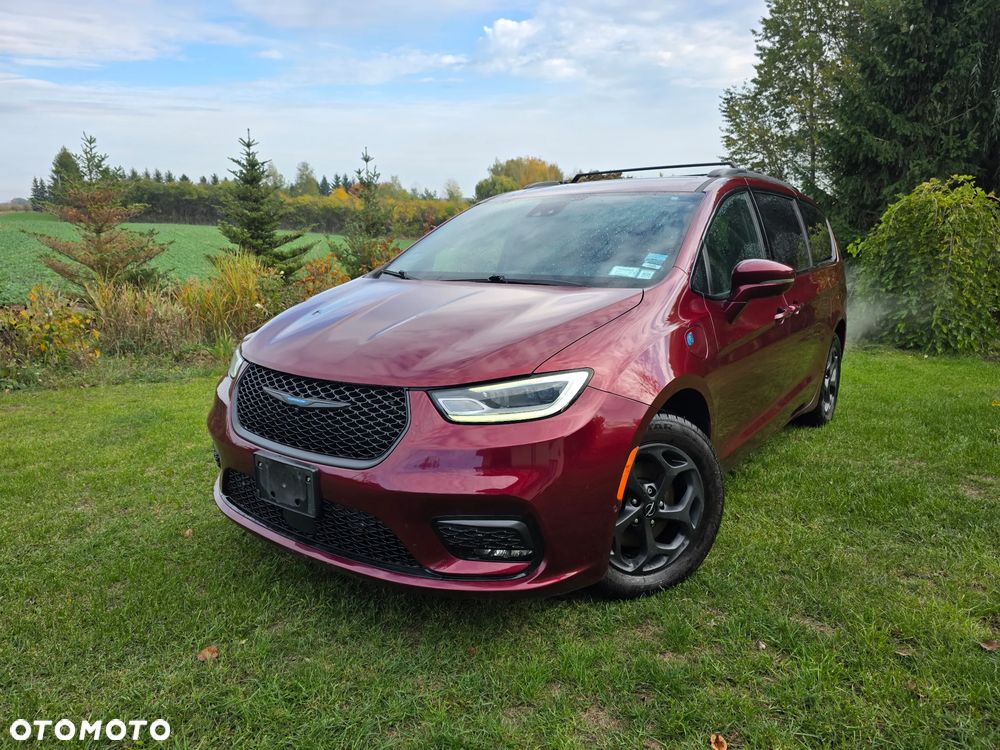 Chrysler Pacifica - 2