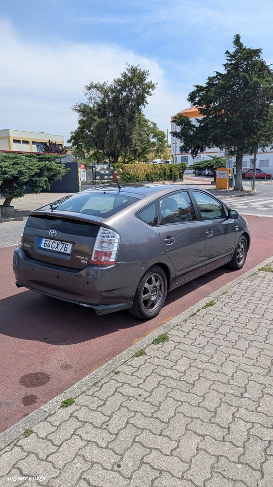 Toyota Prius 1.5 VVT-i HSD Sol - 7
