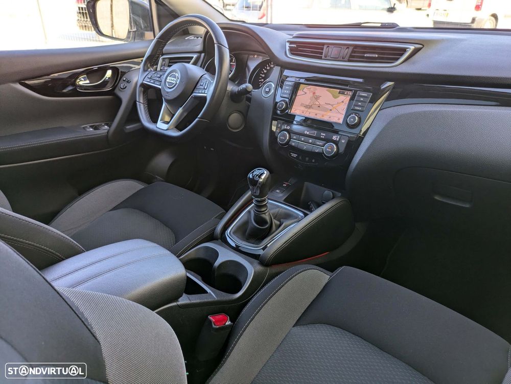 Nissan Qashqai 1.5 dCi N-Connecta J18 - 10