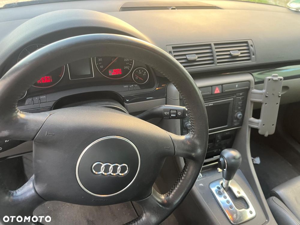 Audi A4 Limousine 2.4 Multitronic - 9