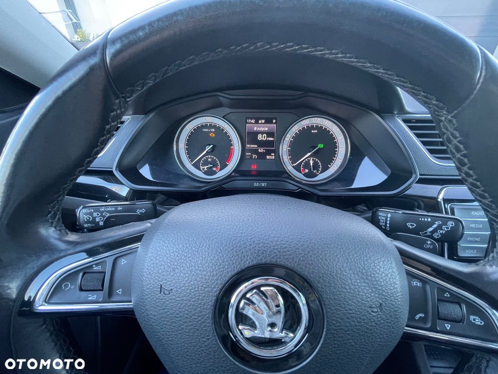 Skoda Superb 2.0 TDI L&K DSG - 21