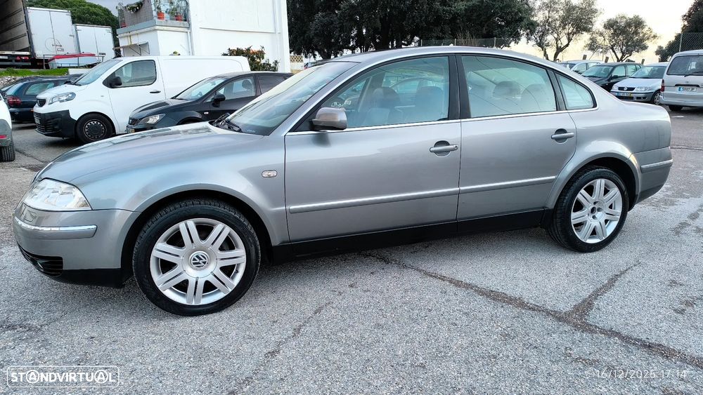 VW Passat 1.9 TDi Highline - 28