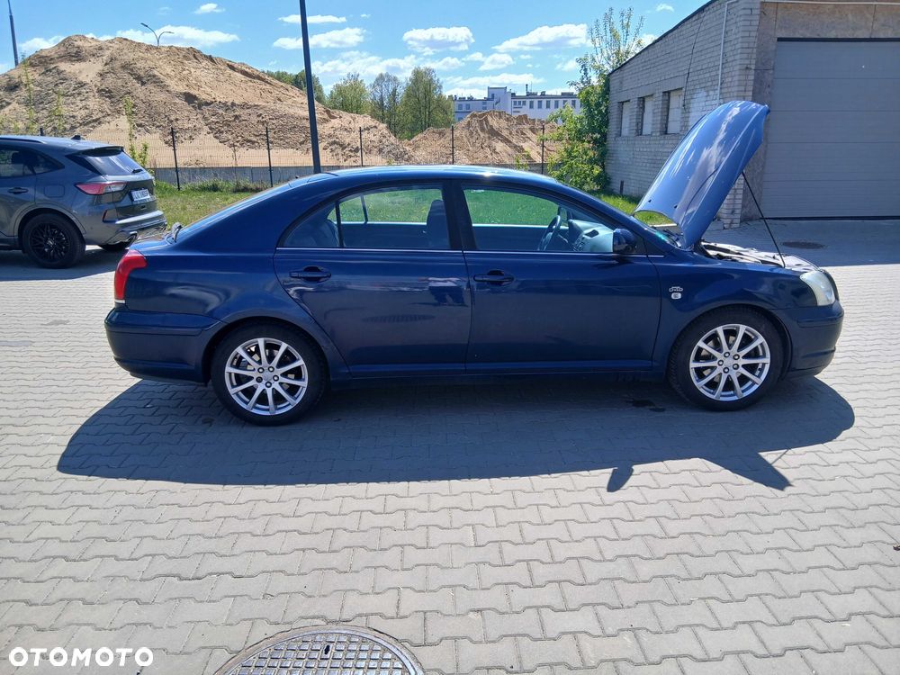 Toyota Avensis - 5