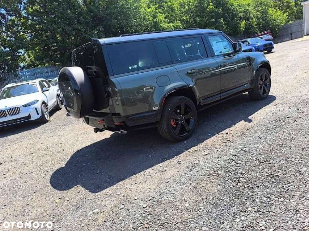 Land Rover Defender - 4