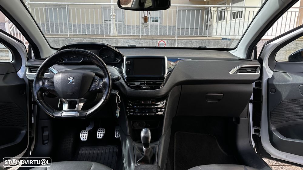Peugeot 208 1.2 PureTech GT Line - 9