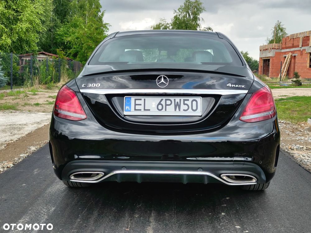 Mercedes-Benz Klasa C 300 4Matic 9G-TRONIC AMG Line - 4