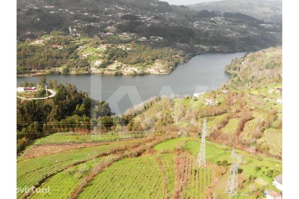 Moradia T3 de 2021 moderna próximo á barragem de carrapatelo em Cinfãe - Grande imagem: 3/7
