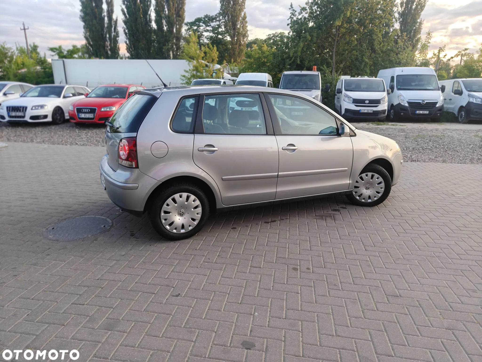 Volkswagen Polo 1.4 16V Comfortline - 13