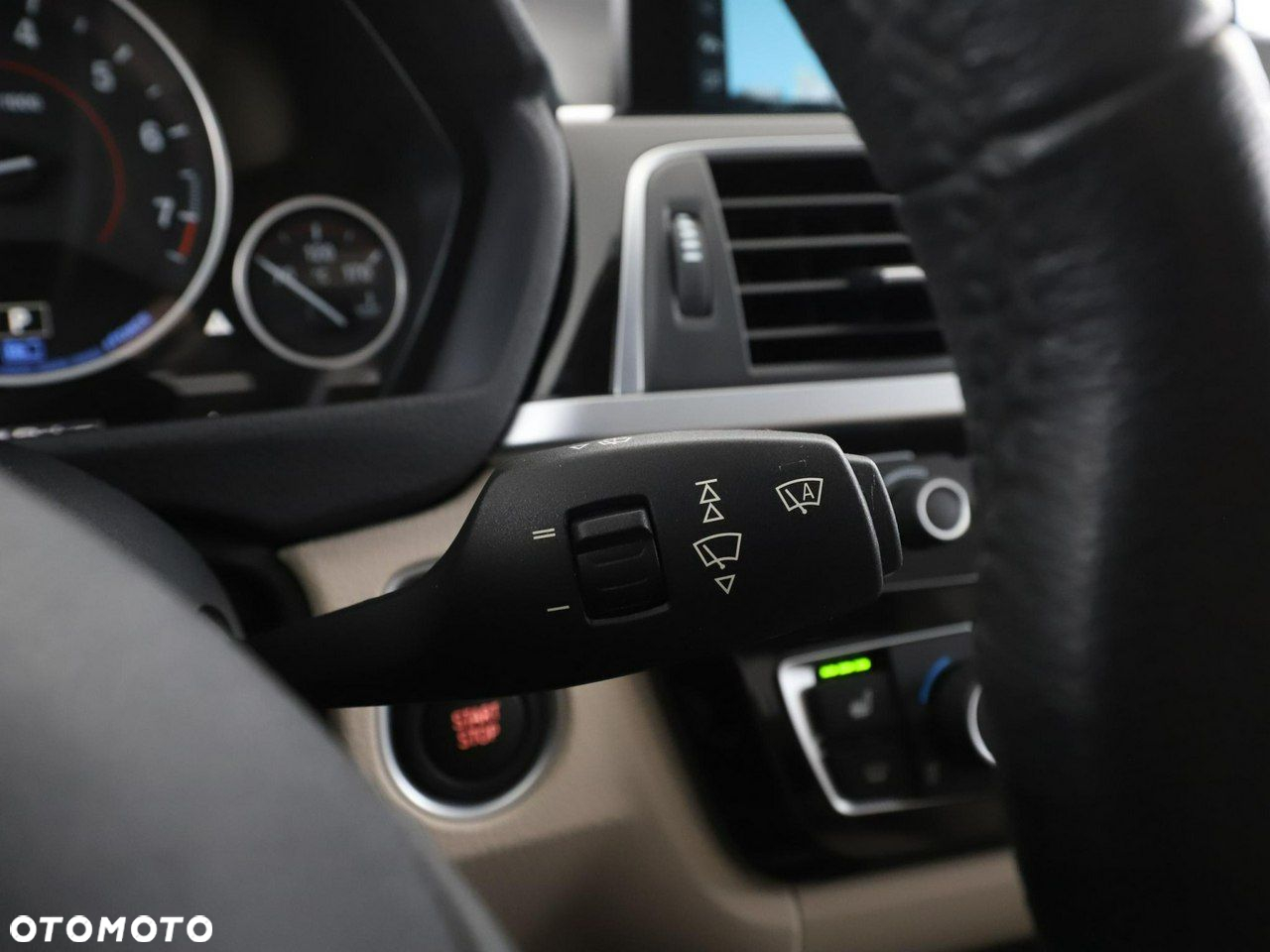 BMW Seria 3 330e Sport Line - 34
