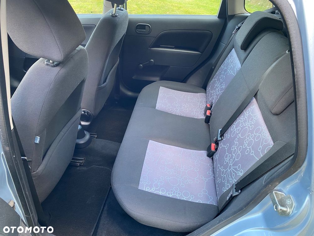 Ford Fiesta 1.3 Ambiente - 18