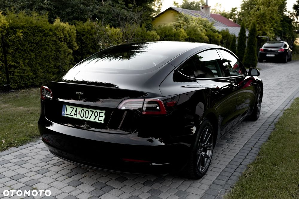 Tesla Model 3 - 15