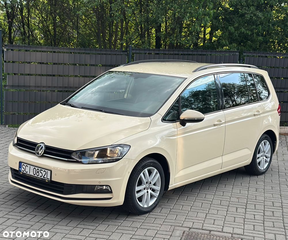 Volkswagen Touran - 1