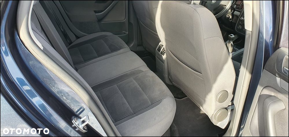 Volkswagen Golf 1.6 Comfortline - 12