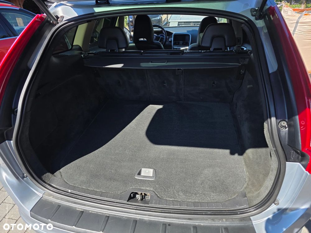 Volvo XC 60 D5 AWD Geartronic Summum - 19