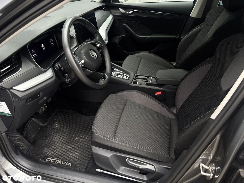 Skoda Octavia 1.5 TSI mHEV Selection DSG - 12