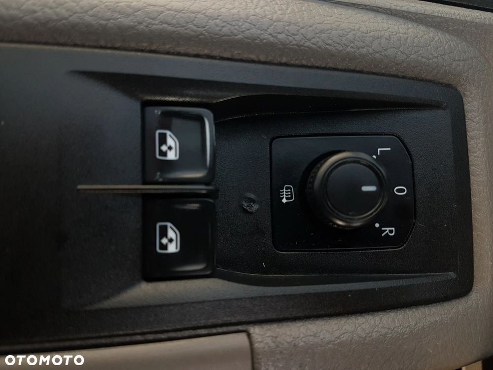 Volkswagen CRAFTER CHŁODNIA MROŹNIA AGREGAT IZOTERMA GRZANIE DŁUGI WYSOKI KLIMA TEMPOMAT - 9