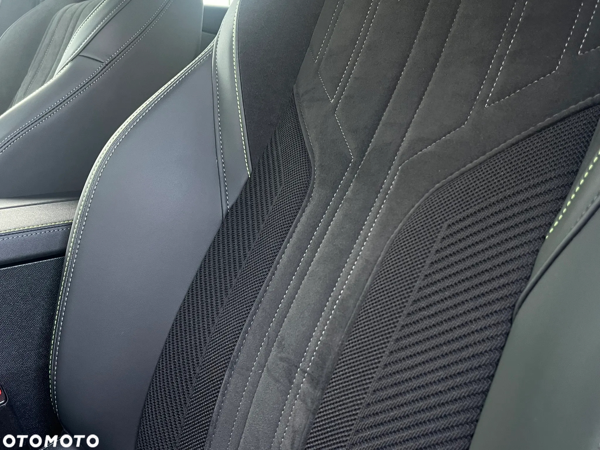Peugeot 408 1.2 PureTech mHEV GT S&S e-DSC6 - 26