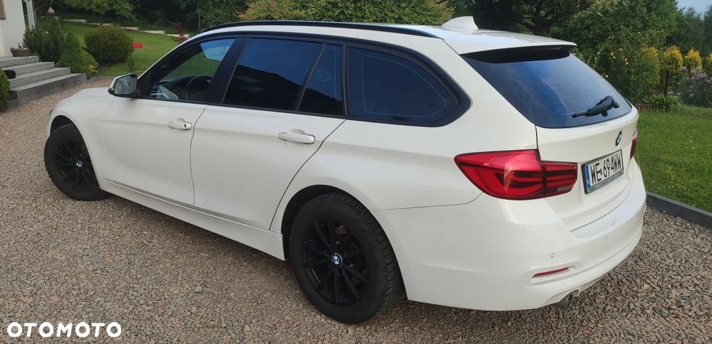 BMW Seria 3 318i - 4