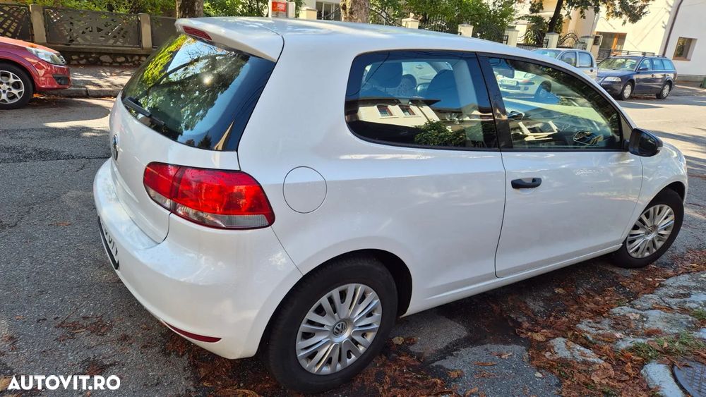 Volkswagen Golf - 1