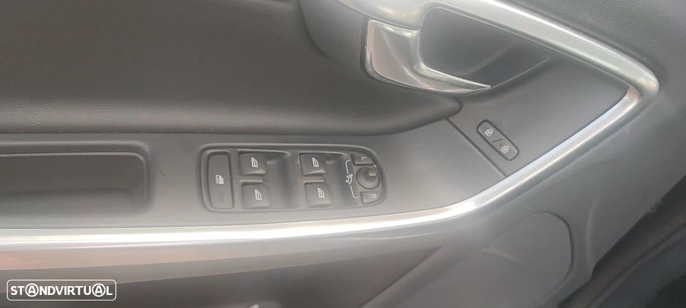 Volvo V60 2.4 D6 R-Design AWD Phev - 24