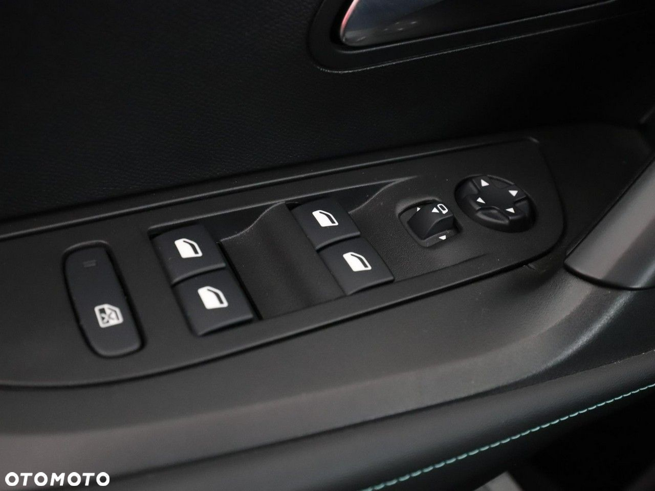 Peugeot 2008 PureTech 130 EAT8 Allure - 38