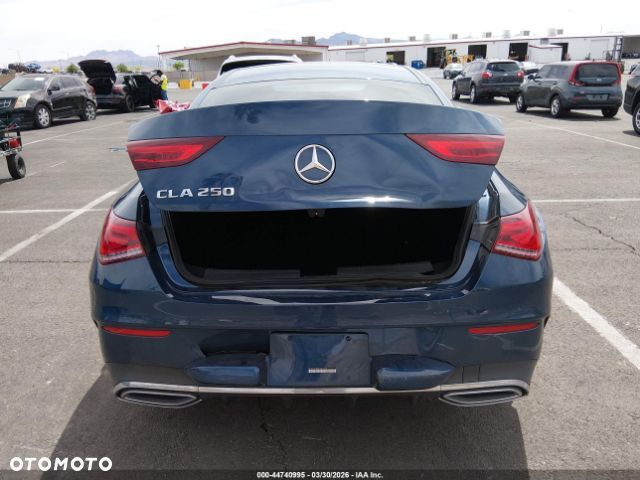 Mercedes-Benz CLA 250 7G-DCT - 11